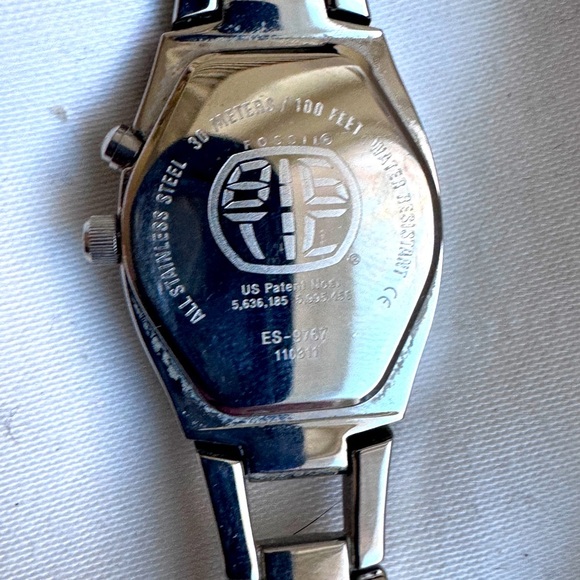 💜 Vintage Early 2000’s Fossil Kaleido Silver & Purple Beauty Watch💜 - Picture 15 of 16